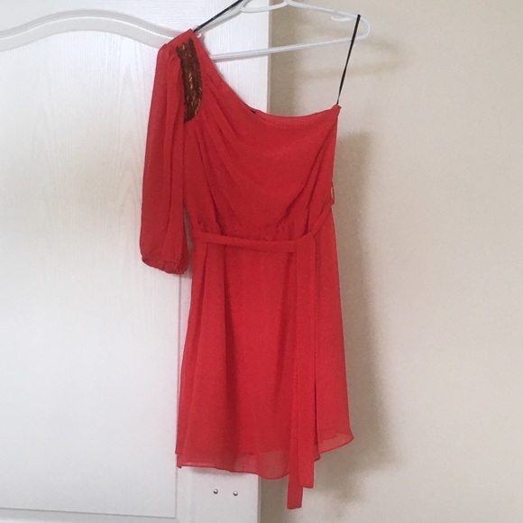 One shoulder dress - Picture 2 of 3